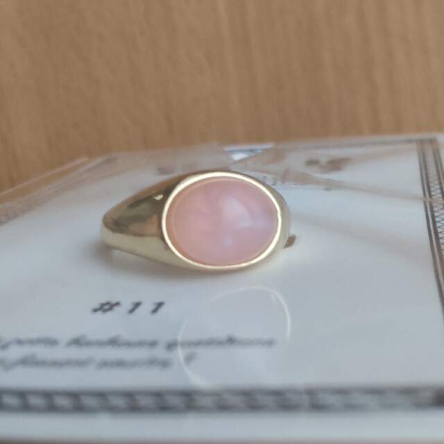 新品　リング　指輪　ストーン　ペールピンク レディースのアクセサリー(リング(指輪))の商品写真