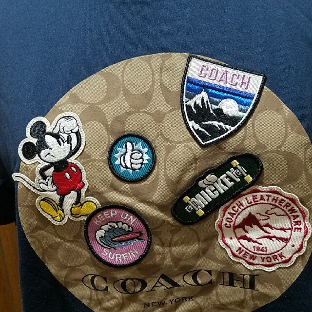 COACH(コーチ)のCOACH　コーチとディズニーのコラボTシャツ レディースのトップス(Tシャツ(半袖/袖なし))の商品写真