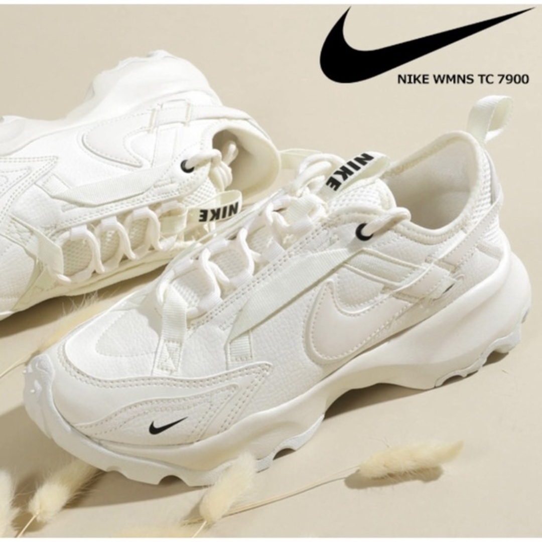 【新品未使用】NIKE スニーカーDD9682-100 23.5cm韓国