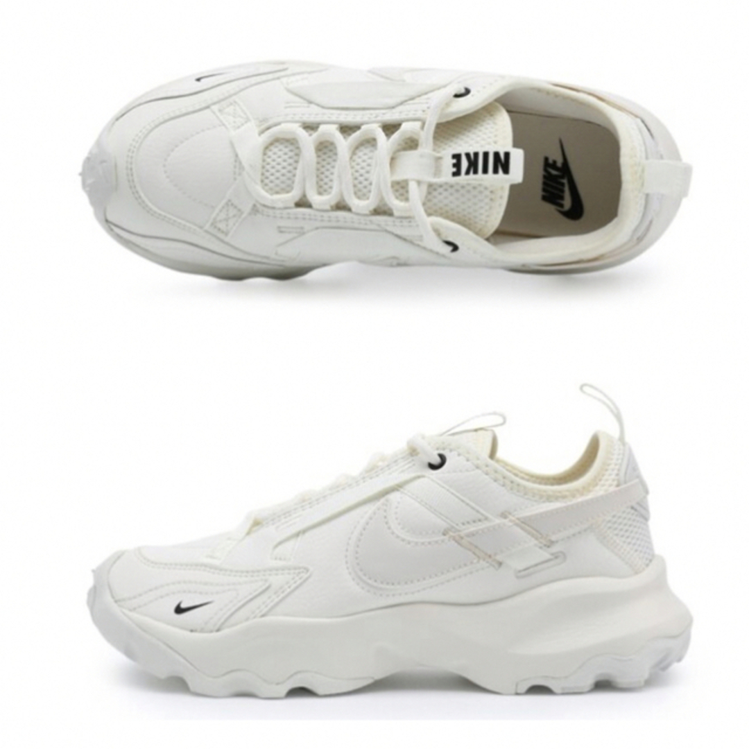 【新品未使用】NIKE スニーカーDD9682-100 23.5cm韓国