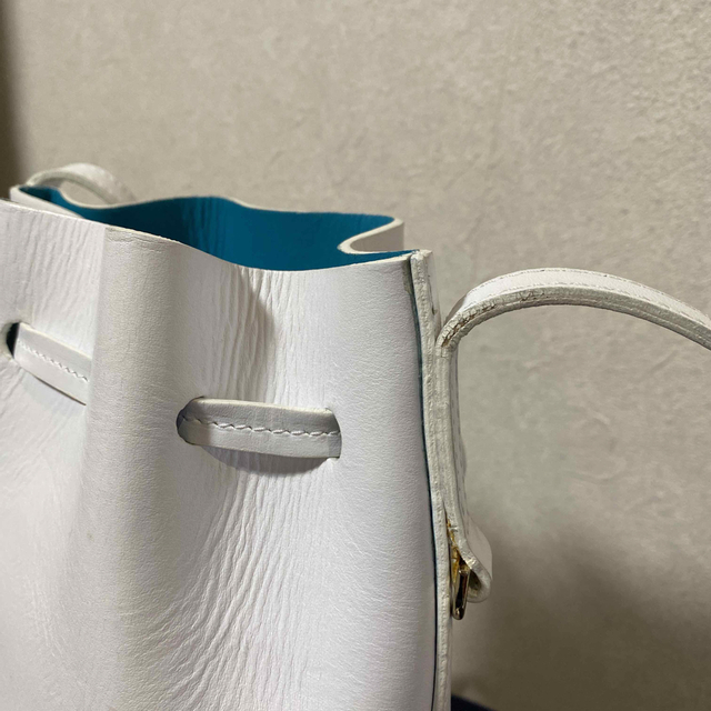 JADISEポシェット　MADE IN ITALY レディースのバッグ(ショルダーバッグ)の商品写真