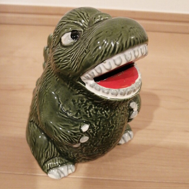 【あす楽対応】 ゴジラ 陶器製貯金箱の通販 by のぶ's shop|ラクマ その他