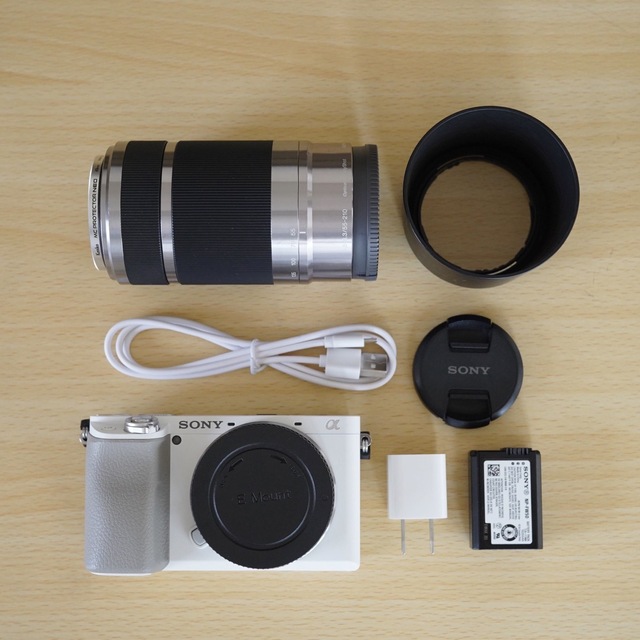 SONY - ✨sony ミラーレスカメラ α6100 ホワイト 望遠ズームレンズ