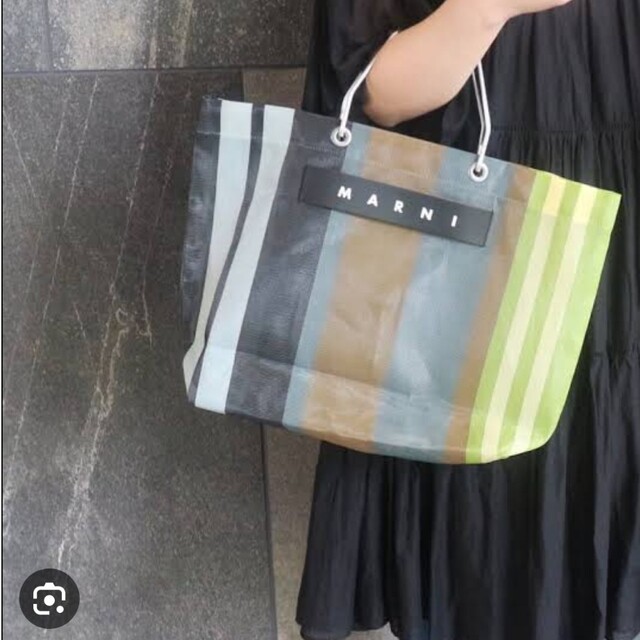 Marni(マルニ)のマルニカフェストライプトートバッグ ソフトベージュ 紗栄子中板付 折らずに発送 レディースのバッグ(トートバッグ)の商品写真