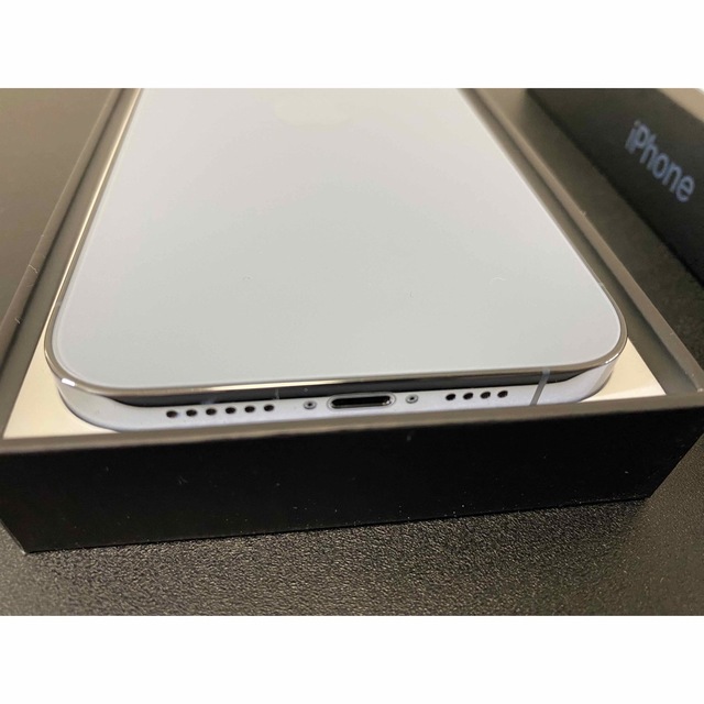 iPhone(アイフォーン)の【美品】iPhone13 Pro Max シエラブルー 256GB スマホ/家電/カメラのスマートフォン/携帯電話(スマートフォン本体)の商品写真