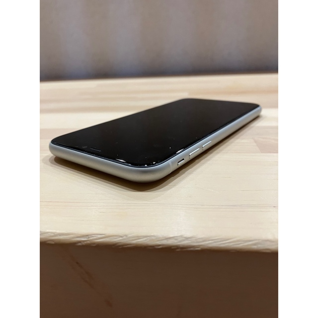 iPhone(アイフォーン)のiPhone XR 64GB ホワイト スマホ/家電/カメラのスマートフォン/携帯電話(スマートフォン本体)の商品写真