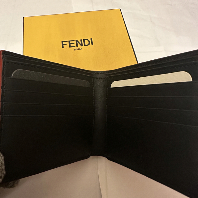 FENDI - 【美品】フェンディ バッグバグズアイ モンスター 二つ折り