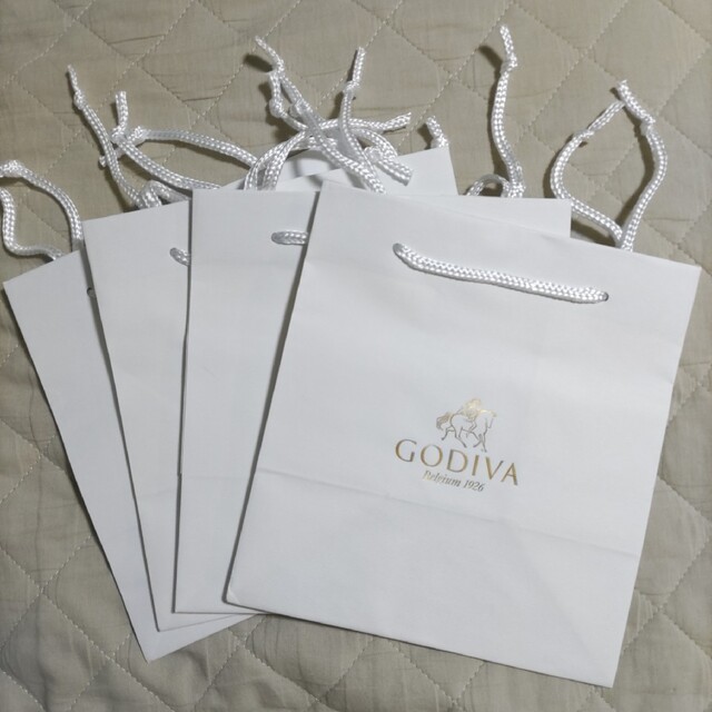 GODIVA(ゴディバ)のGODIVA 紙袋（ショッパー） 4枚セット レディースのバッグ(ショップ袋)の商品写真