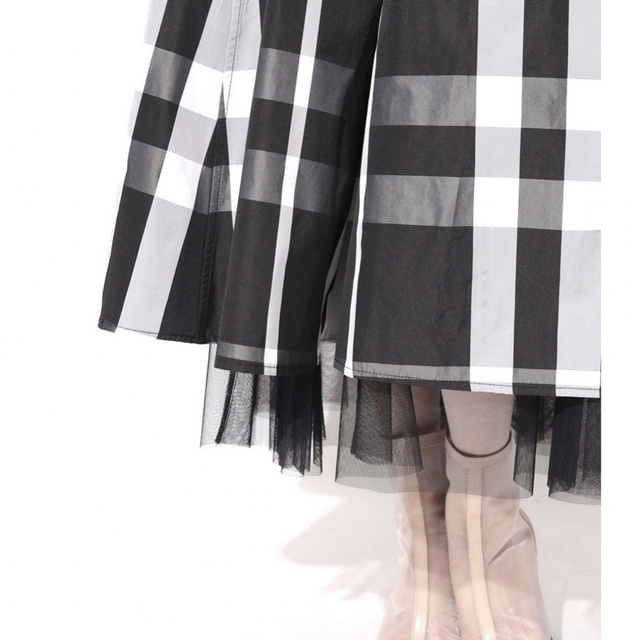 And Couture(アンドクチュール)のチェック&チュールリバーシブルスカート　M 黒系チェック レディースのスカート(ひざ丈スカート)の商品写真