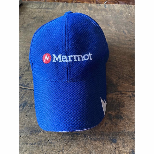 MARMOT(マーモット)のmarmotキャップ　紺色 メンズの帽子(キャップ)の商品写真