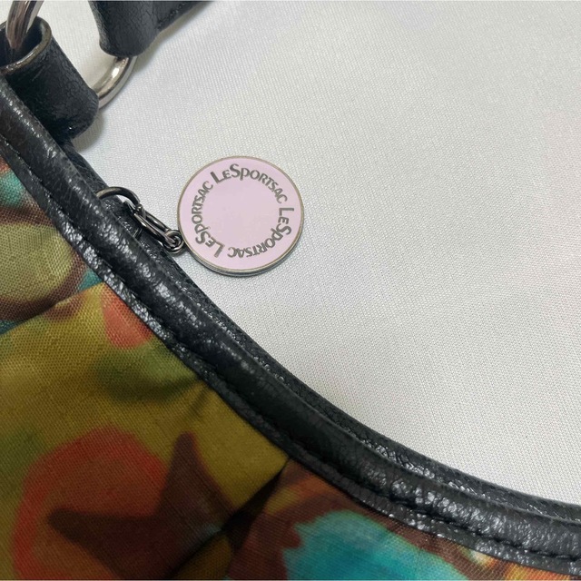 LeSportsac(レスポートサック)のレスポートサック ワンショルダーバッグ チャーム付き レディースのバッグ(ハンドバッグ)の商品写真
