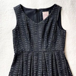 通常在庫品 極美品 シビラ 総柄 ロングワンピース 黒 ブラック Mサイズ