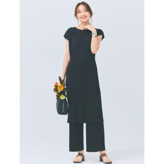 ユニクロ(UNIQLO)の【専用】UNIQLO セット　プリーツ　ワンピース　パンツ　ブラック　L(ロングワンピース/マキシワンピース)