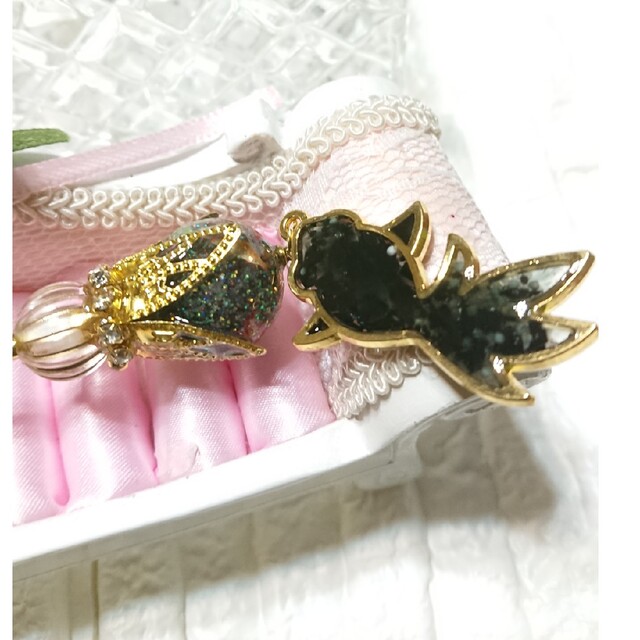 ヘアアクセサリー かんざし 金魚(ブラック)の通販 by あさんぱ's