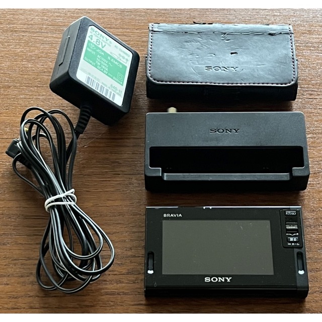 SONY(ソニー)のSONY BRAVIAワンセグTV  ラジオ　ポータブル　XDV-D500  スマホ/家電/カメラのテレビ/映像機器(テレビ)の商品写真