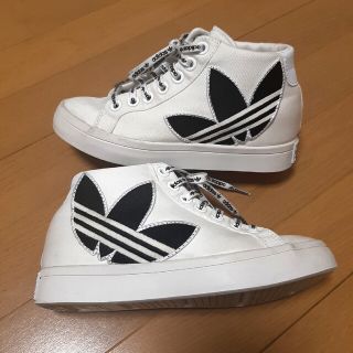 アディダス(adidas)のadidas アディダスコートバンテージヒール(スニーカー)