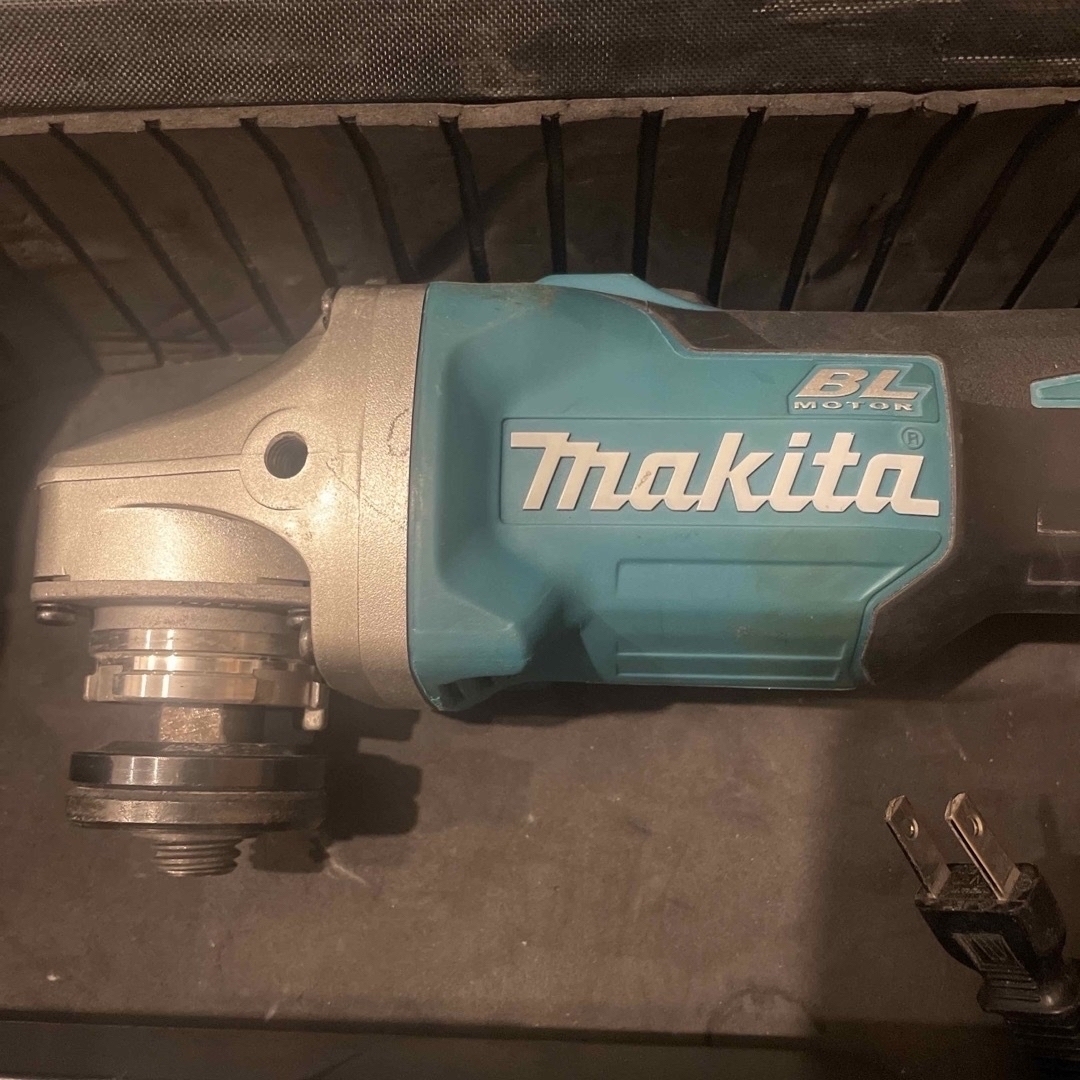 Makita(マキタ)の[期間値下げ中]マキタ純正グラインダ— スポーツ/アウトドアの自転車(工具/メンテナンス)の商品写真