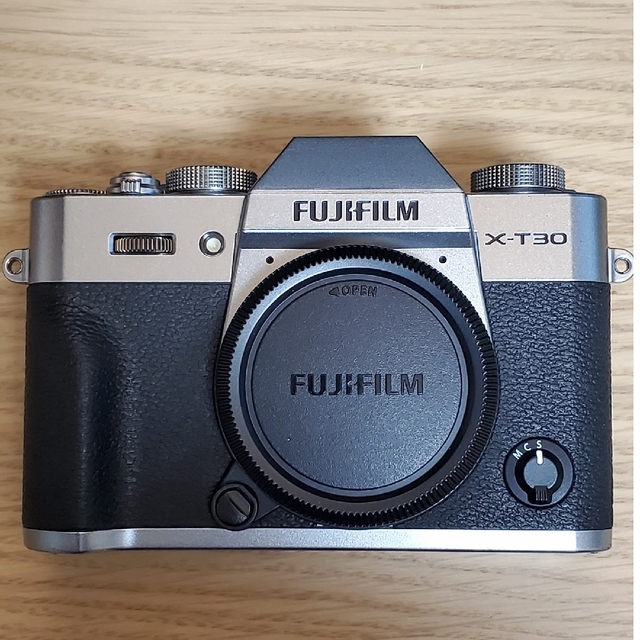 新品 FUJIFILM X-T30 ボディ シルバー