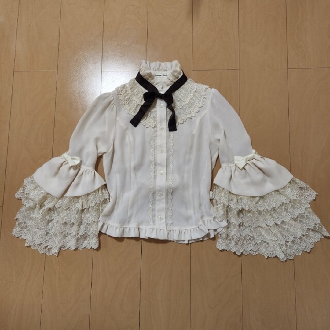 新入荷 イノセントワールド♡姫袖 ブラウス♡生成♡Sサイズ トップス ...