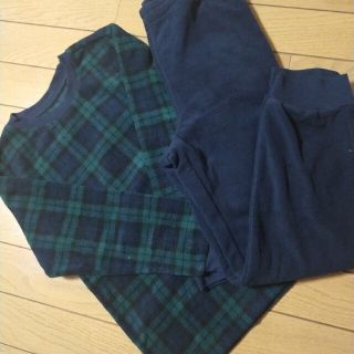 ユニクロ(UNIQLO)のUNIQLO KIDS BOYS フリースパジャマ M 125-135 新品(パジャマ)