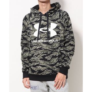 【新品】UNDER ARMOUR パーカー 迷彩　フード　ジップ　カモフラ