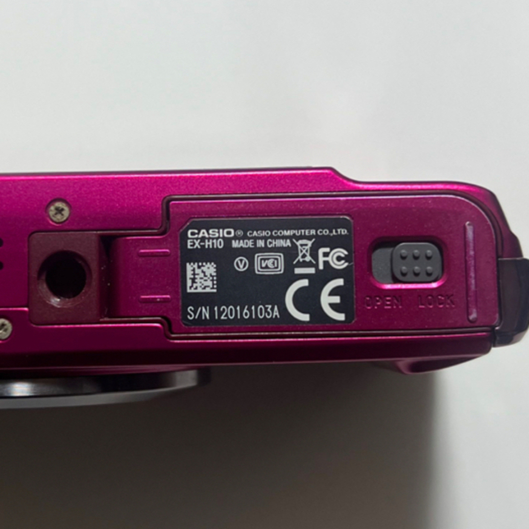 CASIO(カシオ)のCASIO EXILIM EX-H10 スマホ/家電/カメラのカメラ(コンパクトデジタルカメラ)の商品写真