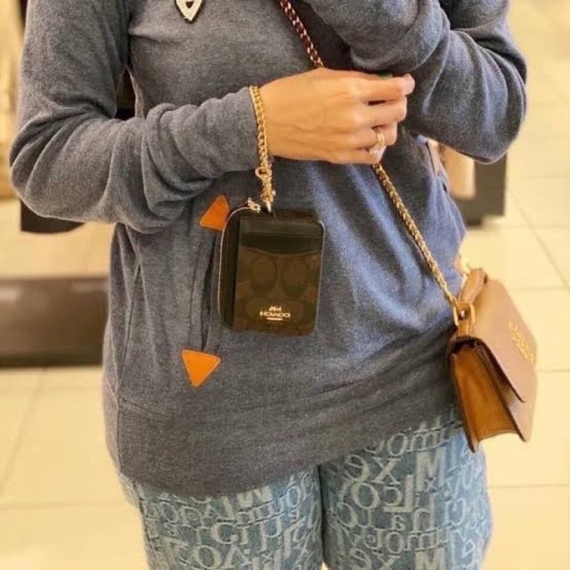 【極美品】coach ジップ カード ケース