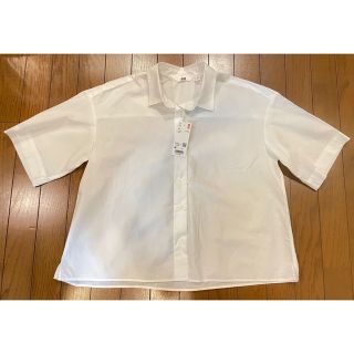 ユニクロ(UNIQLO)の【新品、タグ付き！】ユニクロ　コットンシャツ(シャツ/ブラウス(半袖/袖なし))