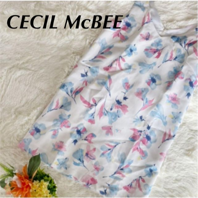 CECIL McBEE(セシルマクビー)の【極美品】セシルマクビー 　新品タグ付き！　ワンピース　ノースリーブ　フラワー柄 レディースのワンピース(ひざ丈ワンピース)の商品写真