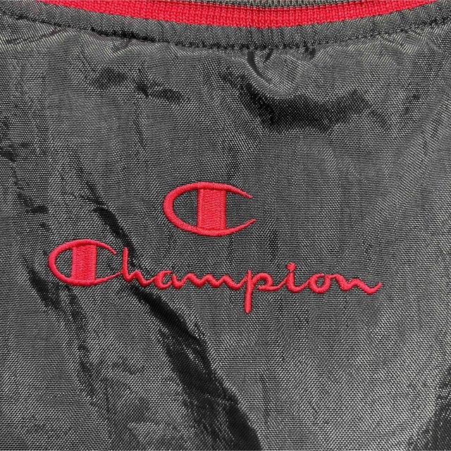 Champion(チャンピオン)の美品！champion プルオーバーナイロンジャケット！Vジャン！  メンズのジャケット/アウター(ナイロンジャケット)の商品写真