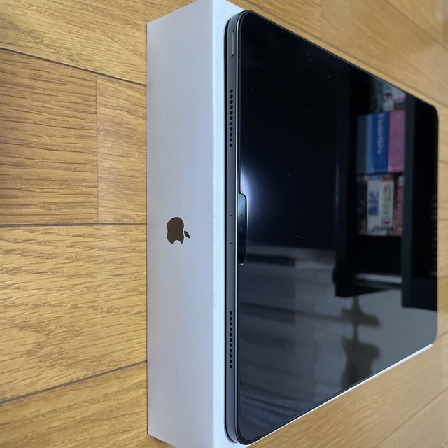 Apple(アップル)の美品！iPad Pro 12.9インチ 第5世代 WiFi 128GB スマホ/家電/カメラのPC/タブレット(タブレット)の商品写真