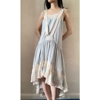 海外で購入💐刺繍が素敵なワンピース(ひざ丈ワンピース)