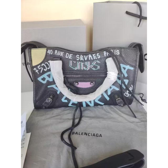 Balenciaga - BALENCIAGAバッグ グラフィティーペイント 2wayの通販 by