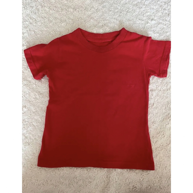 赤いロゴ入りTシャツ キッズ/ベビー/マタニティのキッズ服女の子用(90cm~)(Tシャツ/カットソー)の商品写真