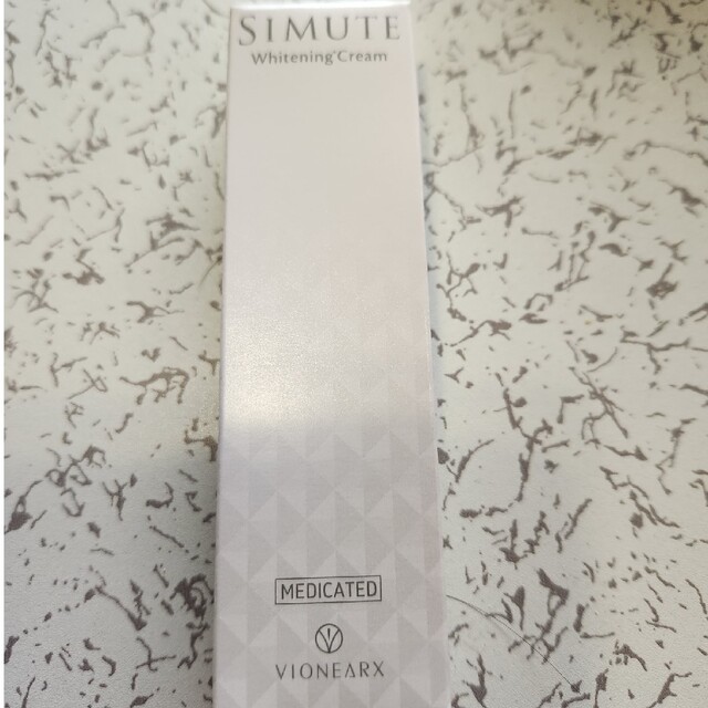 SIMUTE(シミュート)薬用美白クリーム30g コスメ/美容のスキンケア/基礎化粧品(美容液)の商品写真