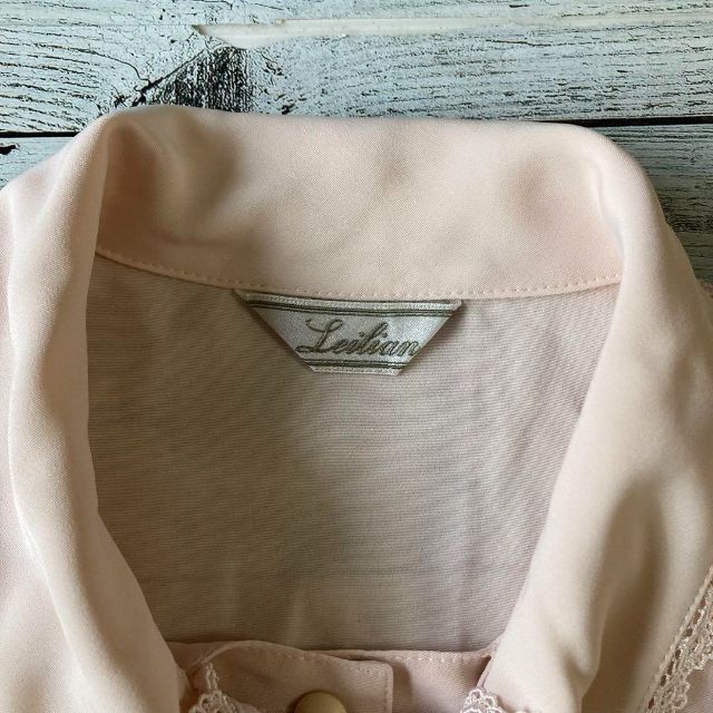 昭和レトロレリアン花柄刺繍付きブラウスボウタイとろみ素材サーモン