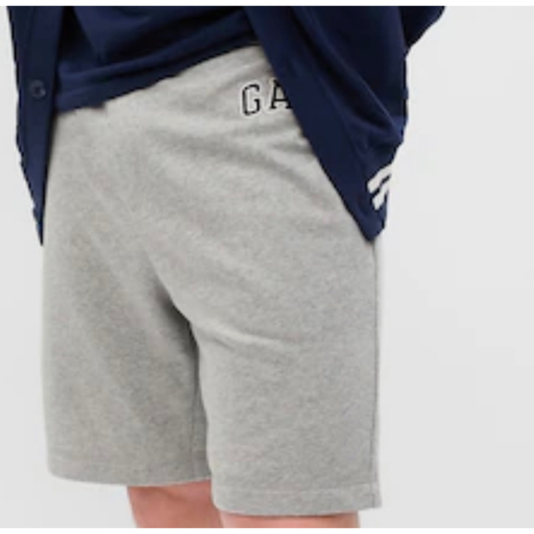 GAP(ギャップ)の【残り1点　値下げ中】新品未使用　GAP ハーフパンツ　グレー　Lサイズ メンズのパンツ(その他)の商品写真