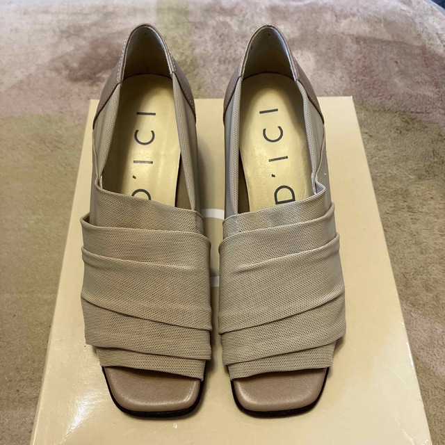 D’ICI パンプス　ベージュ　22.5cm レディースの靴/シューズ(ハイヒール/パンプス)の商品写真