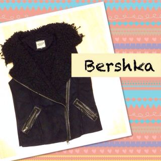 ベルシュカ(Bershka)のBershka ムートンベスト(ベスト/ジレ)