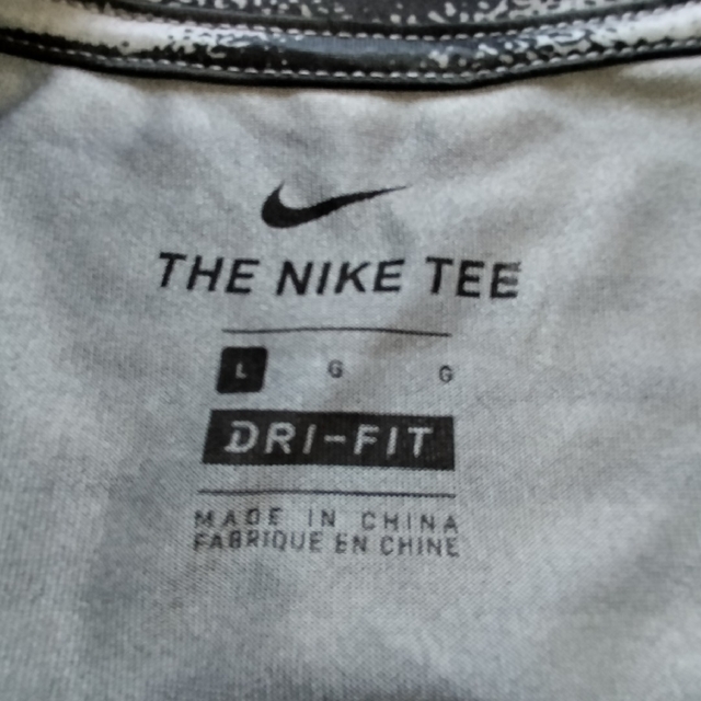 NIKE(ナイキ)の【NIKE】ナイキ トレーニングＴシャツ  Ｌサイズ【Dri-FIT】 メンズのトップス(Tシャツ/カットソー(半袖/袖なし))の商品写真