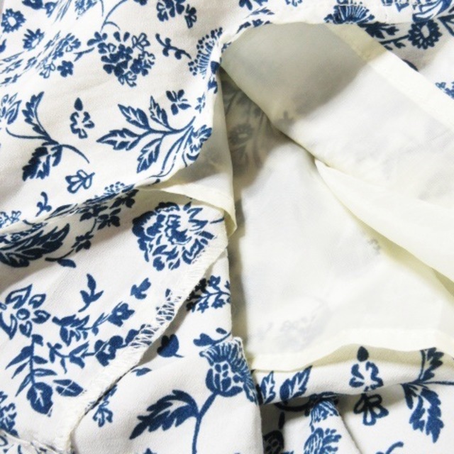 chocol raffine robe(ショコラフィネローブ)のショコラフィネローブ スカート フレア ロング 薄手 オリエンタル 花柄 F 白 レディースのスカート(ロングスカート)の商品写真
