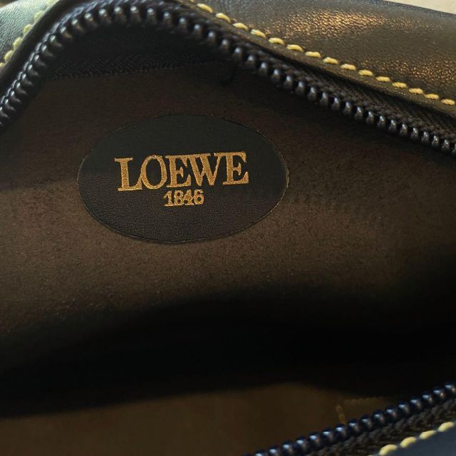 LOEWE(ロエベ)の✨美品✨ ロエベ ステッチ アナグラム ショルダーバッグ ネイビー レザー レディースのバッグ(ショルダーバッグ)の商品写真