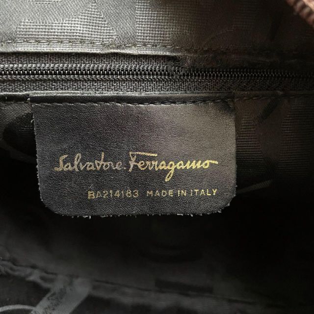 Salvatore Ferragamo - ✨美品✨ フェラガモ ヴァラ クロコ型押し