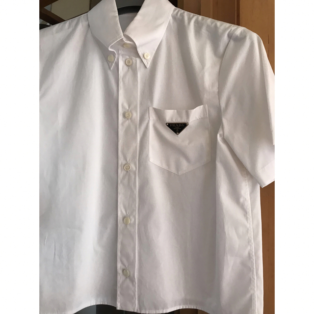  2024年おすすめのアイテム満載 PRADA ☆ケリック様専用☆プラダ☆ポプリンシャツ☆ホワイト - シャツ/ブラウス(半袖/袖なし)