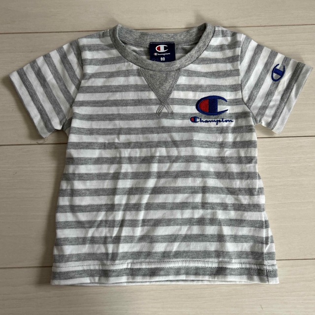 Champion(チャンピオン)のチャンピオン　Tシャツ　80㎝ キッズ/ベビー/マタニティのベビー服(~85cm)(Ｔシャツ)の商品写真