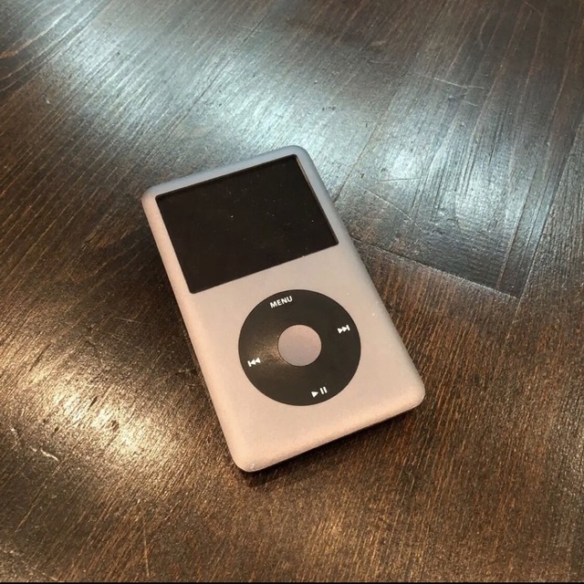 iPod(アイポッド)のiPod classic 160GB★Apple アイポッド クラシック 大容量 スマホ/家電/カメラのオーディオ機器(ポータブルプレーヤー)の商品写真