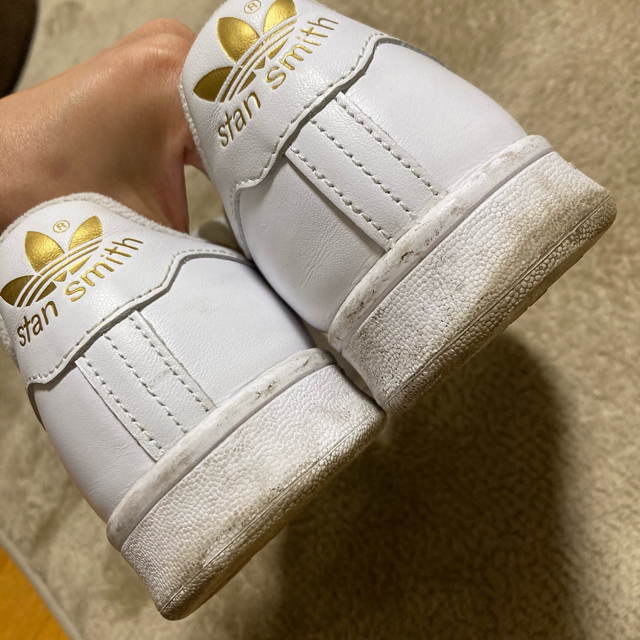 adidas(アディダス)のアディダス　スタンスミス　ベルクロ　ゴールド メンズの靴/シューズ(スニーカー)の商品写真