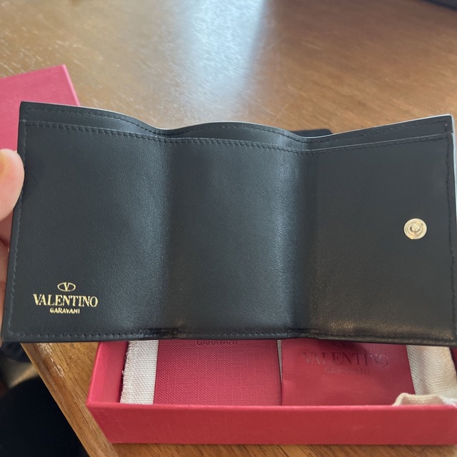valentino garavani(ヴァレンティノガラヴァーニ)のvalentino 三つ折り財布 レディースのファッション小物(財布)の商品写真