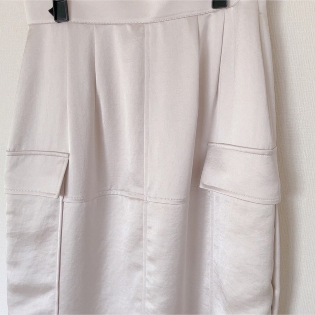 CLANE(クラネ)のclane SATIN CARGO STRAIGHT SKIRT レディースのスカート(ロングスカート)の商品写真