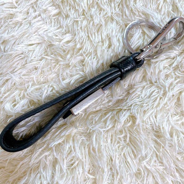 現行品✨プラダ キーホルダー  キーリング ユニセックス ブラック 三角ロゴ